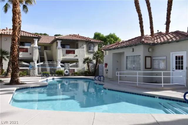 MLS: 2287900 Condo For Sale