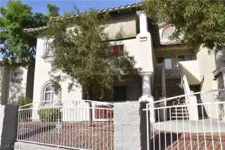 Photo #1: 2287900 Listing