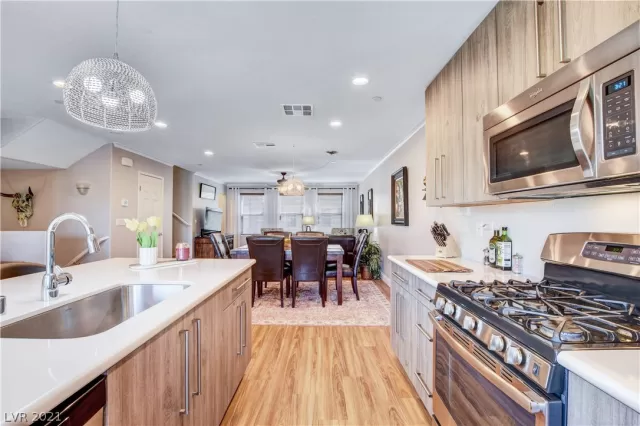 MLS: 2287912 Condo For Sale