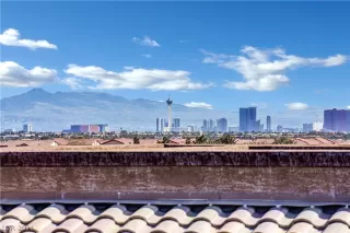 Photo #3: 2287912 Listing