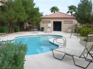 Photo #4: 2287967 Listing