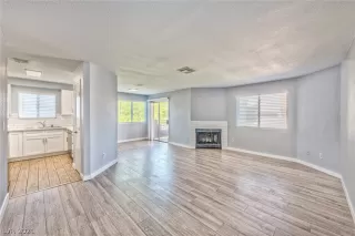 Photo #3: 2287976 Listing