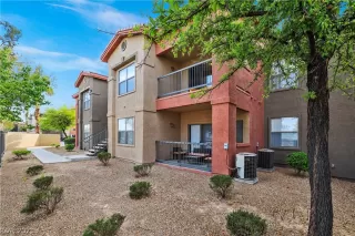 Photo #2: 2287977 Listing