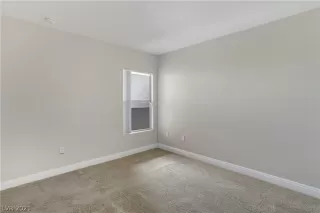 Photo #5: 2287977 Listing