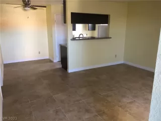 Photo #4: 2287988 Listing