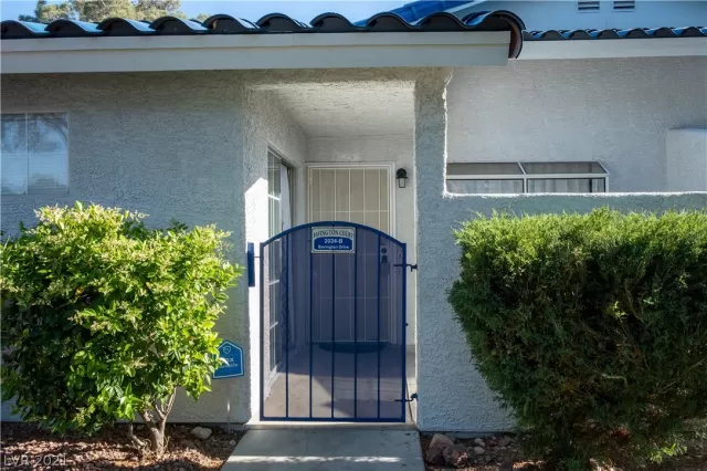 MLS: 2287990 Condo For Sale