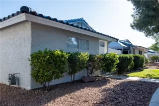 Photo #2: 2287990 Listing