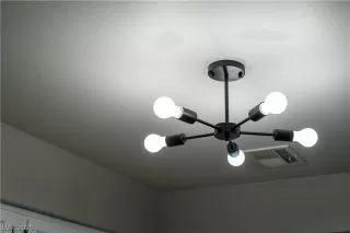 Photo #4: 2287990 Listing