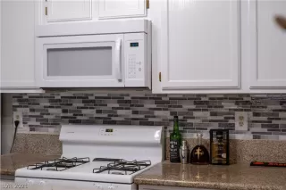 Photo #6: 2287990 Listing