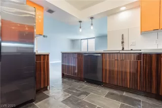 Photo #4: 2288011 Listing