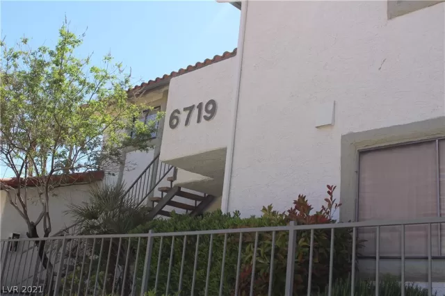 MLS: 2288031 Condo For Sale