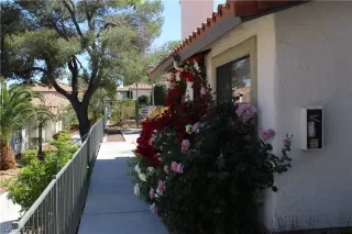 Photo #6: 2288031 Listing