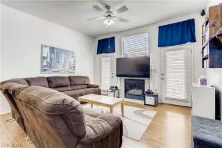 Photo #2: 2288047 Listing