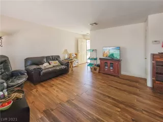 Photo #5: 2288054 Listing 