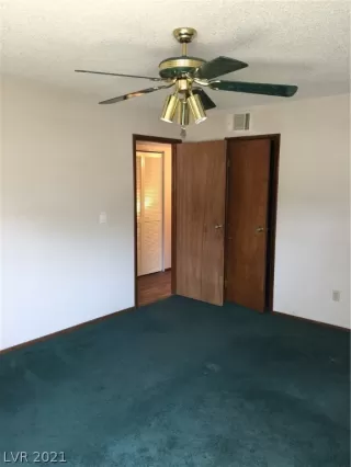 Photo #3: 2288057 Listing