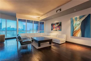 Photo #3: 2288064 Listing