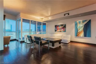 Photo #4: 2288064 Listing