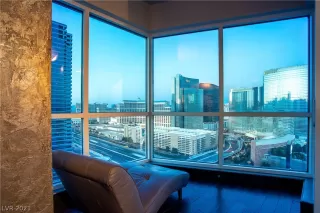 Photo #5: 2288064 Listing