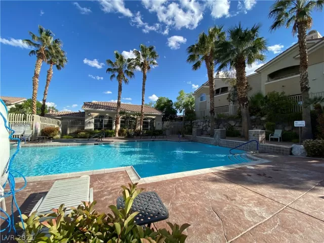 MLS: 2288080 Condo For Sale