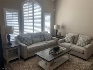 Photo #6: 2288092 Listing