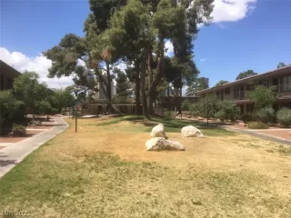 Photo #3: 2288094 Listing