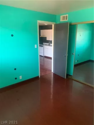 Photo #6: 2288094 Listing