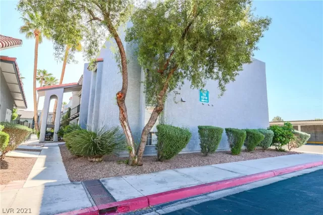 MLS: 2288107 Condo For Sale