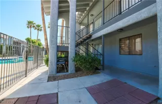 Photo #1: 2288107 Listing