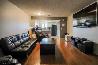 Photo #6: 2288107 Listing