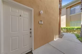 Photo #1: 2288109 Listing