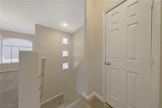 Photo #2: 2288109 Listing