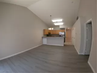 Photo #4: 2288118 Listing 