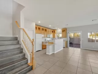 Photo #2: 2288169 Listing 