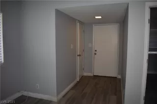 Photo #5: 2288183 Listing 