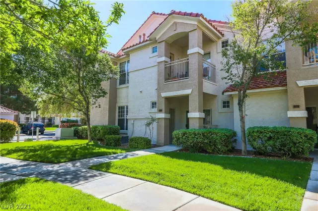 MLS: 2288188 Condo For Sale