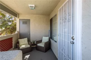 Photo #3: 2288218 Listing