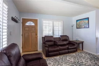 Photo #6: 2288218 Listing