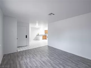 Photo #3: 2288231 Listing 