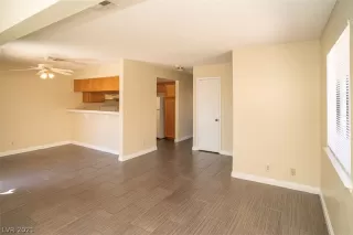 Photo #5: 2288236 Listing