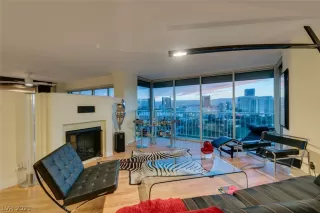 Photo #2: 2288244 Listing