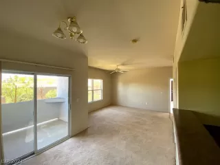 Photo #4: 2288259 Listing