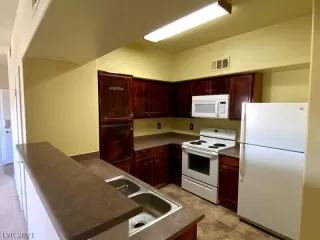 Photo #5: 2288259 Listing