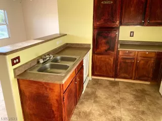 Photo #6: 2288259 Listing