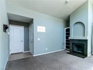 Photo #4: 2288262 Listing