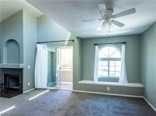 Photo #5: 2288262 Listing