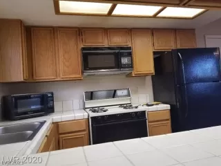 Photo #4: 2288287 Listing