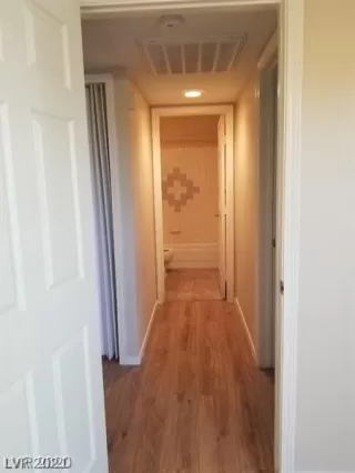 Photo #6: 2288287 Listing