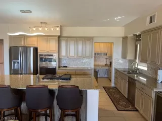 Photo #6: 2288309 Listing 
