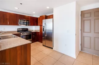Photo #4: 2288332 Listing 