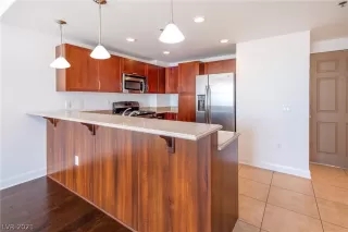 Photo #5: 2288332 Listing 